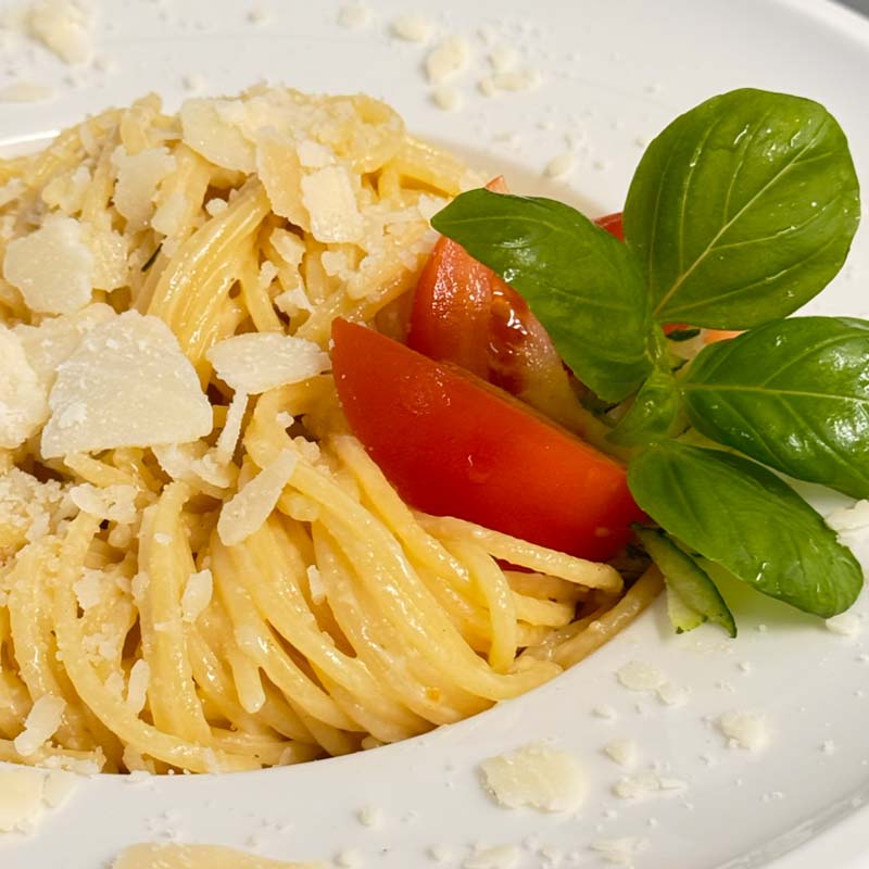 Spaghetti in Parmesansoße